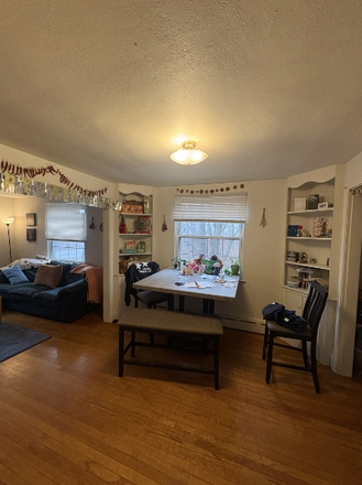 dining room - 525 E Pleasant St House