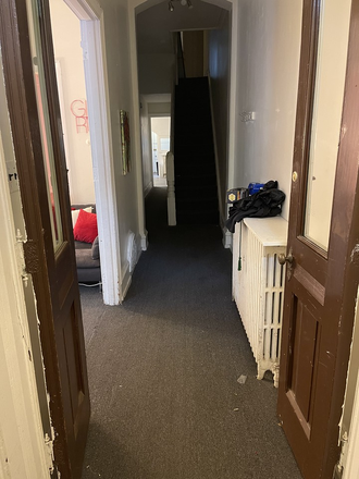 entrance - Large 7 bedroom home on the edge of PENN campus!