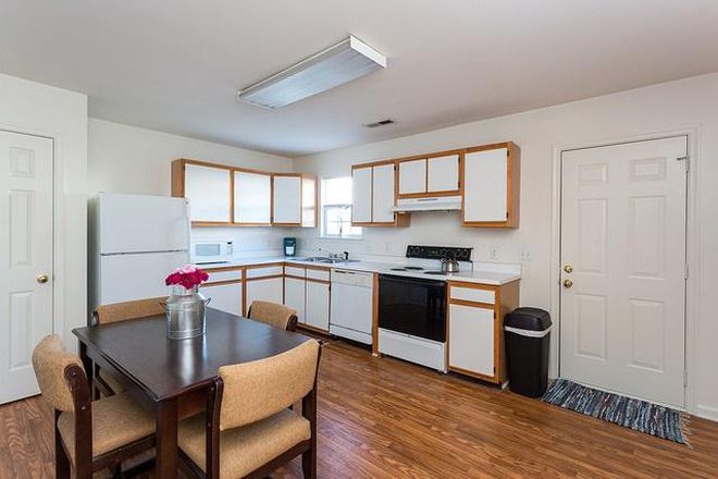 Kitchen - 569 Pheasant Run Circle. UTILITIES INCLUDED!!! 4 Bedrooms available ! Townhome