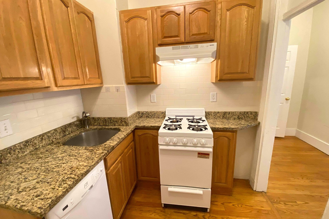Kitchen - 1/2 Bedroom split Hemenway