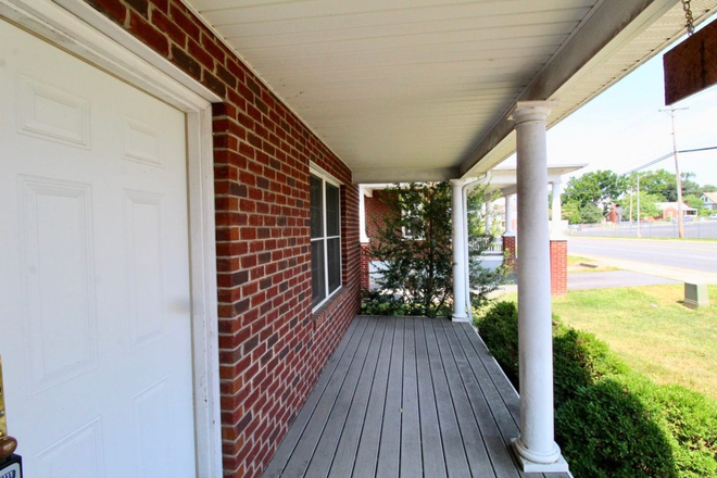 Front - Preleasing for the upcoming School Year! - Live downtown! - 301 West Market Street. House