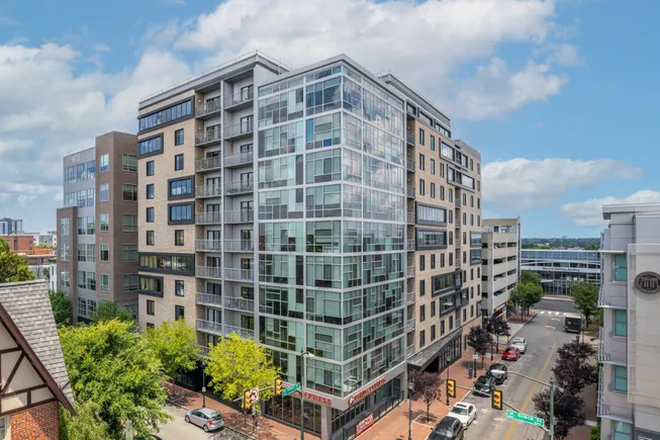 The Building - The Square Apartments