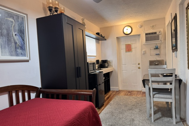 Kitchenette seen from bed area. - Studio with Private Entrance – ALL Utilities Included! Mins to NSU! Apartments