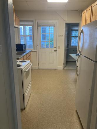 Kitchen/Entryway - 1 Bedroom For Rent in Old North End Duplex - Close to Campus and Downtown!