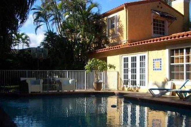 Pool & Garden Area - Beautiful 3 Bedroom Suite - Private Entrance, Living, and Pool House