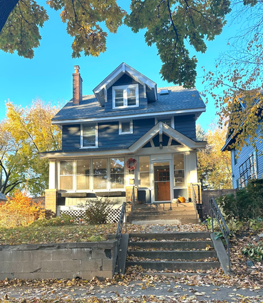 House - Charming Home 3 blocks from UST