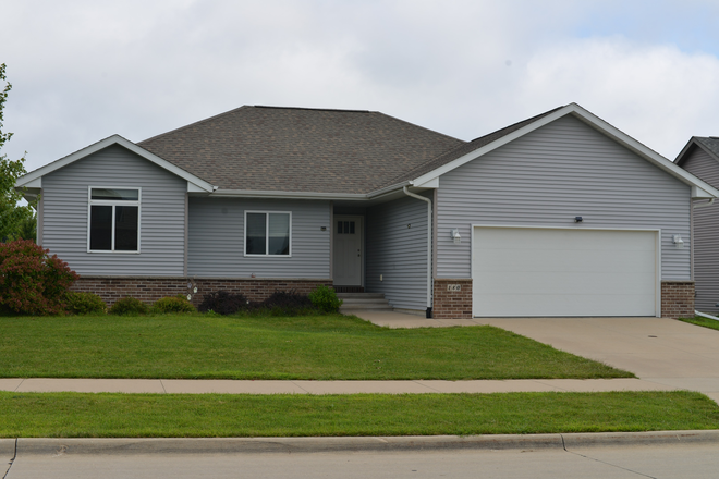 House Exterior - Modern 5 Bedroom Home Located Next to Garner Elementary