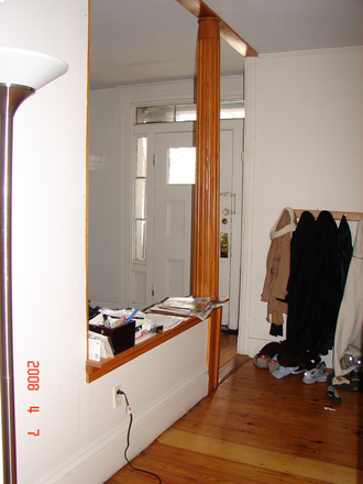 Foyer Townhouse 25 East - Rooms rent fall 2025;  spring 2026 to share 5 bed unit with other undergrad and grad students Townhome