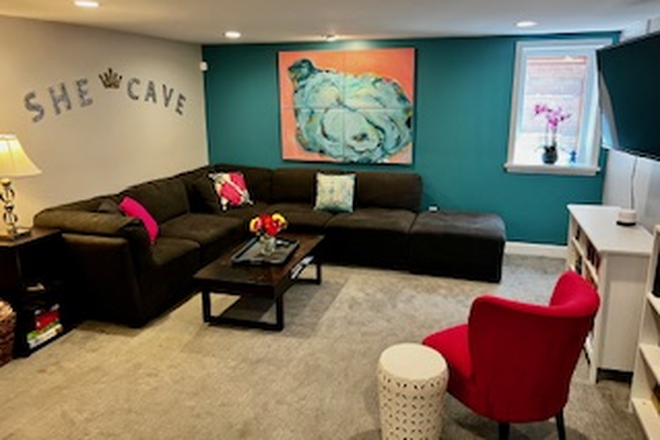 living room - Bright basement apt 1 mile from campus, University Park Neighborhood