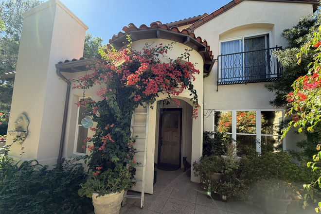 Entrance to townhouse - Quiet Furnished Private Room + Private Bath in Newport Coast Townhouse