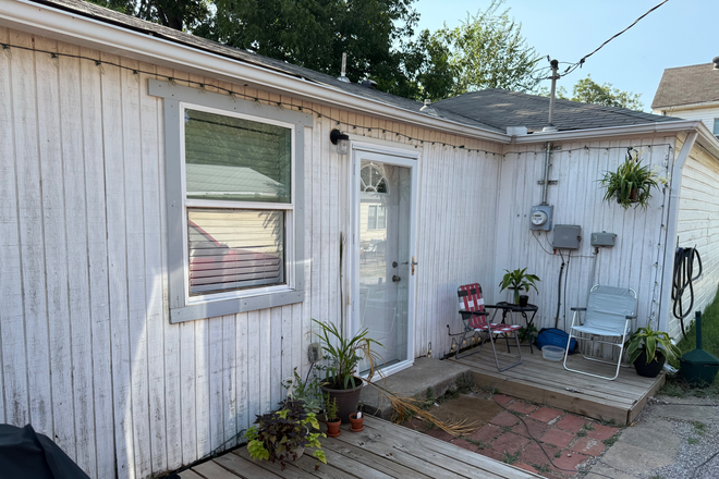 Photo - Studio Apt 1/2 block from UCO