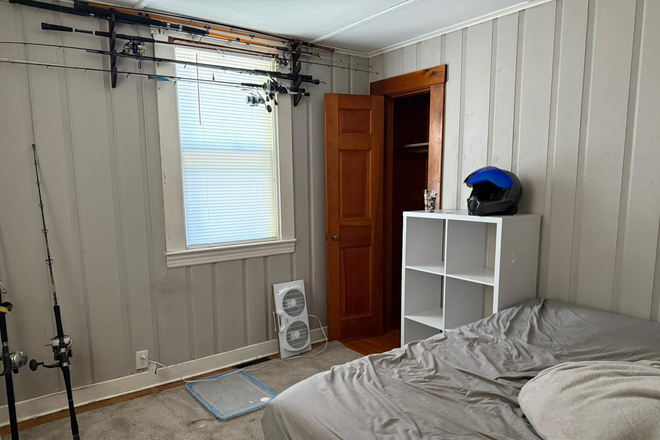 Bedroom - 3Bed 1Bath apartment near downtown and closer to the Bus terminal