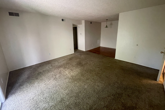 3 - AVAILABLE 6/5: 3250 O'Neal Cir #B17 Condo