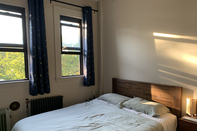 Bedroom - Amazing One Bedroom Across Fenway Park walk to Campus 1/1/26 Apartments