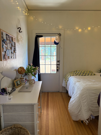 Personal Backdoor - College House close to campus & pearl street