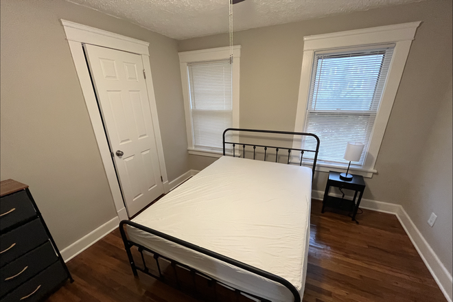 Bedroom View 1 - Private Bedroom CWRU Area House