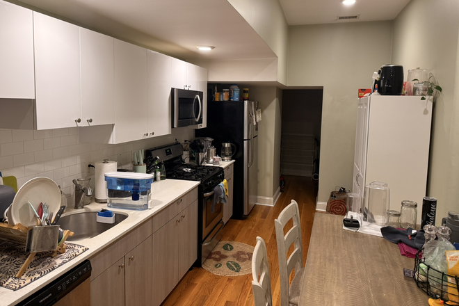 Kitchen - 3 bed 2 and half bath Apartments