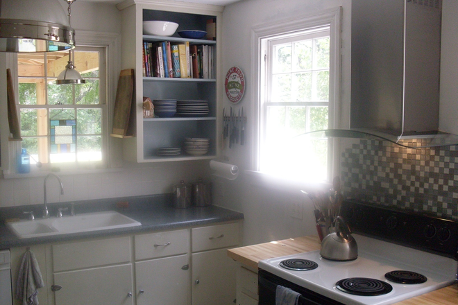 Kitchen. Tiles are different everything else the same. Great kitchen. - 4-BED, 3-BATH HOUSE RIGHT BY SADLER OFF RICHMOND RD, PARKING AVAILABLE, SUBLETTING FOR 1