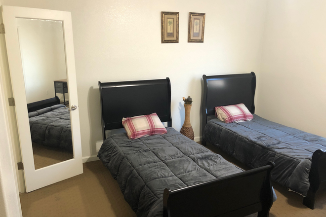 Private or Shared Master bedroom - 7-Min Walk to CatTracks | Furnished | Cleaning, Gardener, Internet, Water, Sewer & Trash Included House