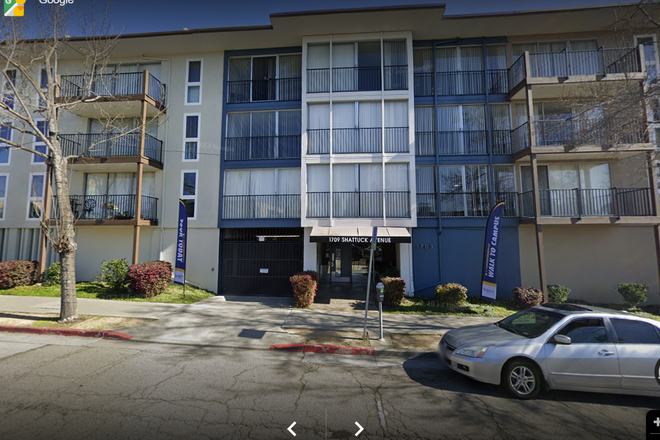 Exterior view of the building - University Park Apartments