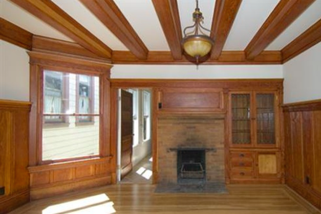 Dining room - USF Student Co-housing Furnished Sublet - Sem 1 26/27 - Redone Victorian Steps to Apartments