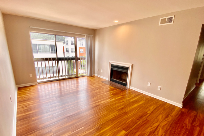Living Room - Camden Courtyard Apartments