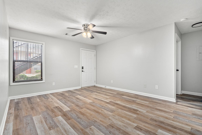 Photo - dh449-D27 Condo