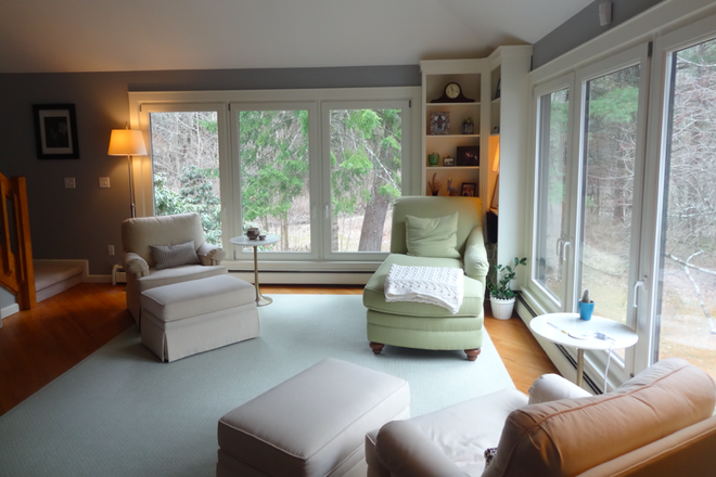 living room - Flexible lease period: Room (w/ private bathroom) for respectful FEMALE in upscale home