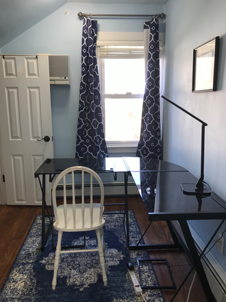 Desk - Furnished room with Private Bath for female PU affiliate-Berrien Ave-Princeton Junction House