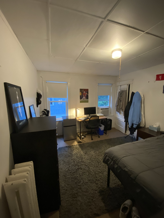 Bedroom - Room directly across from Tufts Campus, available for Summer '26 Sublet (June - August) House