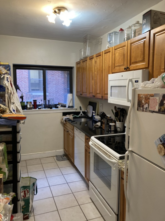 . - 3 Bed 1 BA on Longwood- easy commute! Avail 9/1
