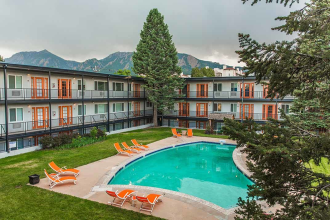 Pool - The Lodge Apartments: Individual Leases