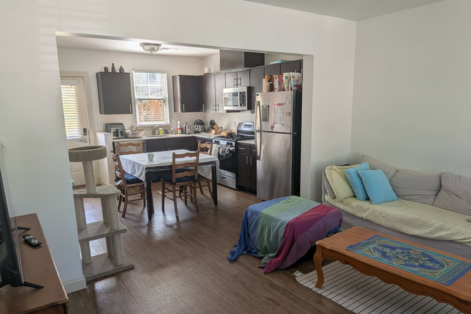 Kitchen / Living Room - Relet:Furnished 2BR thome for PU Faculty/Staff only-North Stanworth Dr-Princeton