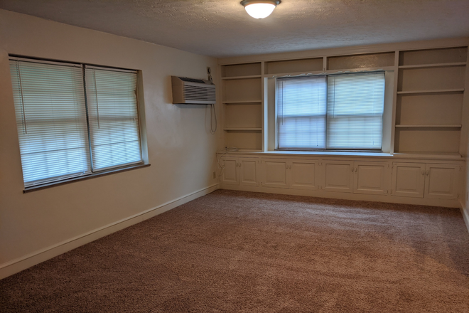 #5 Living Room - 26 East Walnut Street # 5 & 8 Apartments