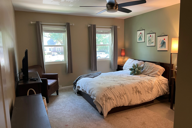 Queen bed, master bedroom - Furnished master bedroom in quiet neighborhood