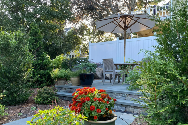 Patio - 2 Bed 1 Bath Unit near Davis Square