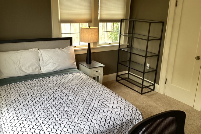 Downstairs bedroom #1 - WALK TO UO, Looking for 1or 2 Student Roomies, Updated home w Gourmet Kitchen