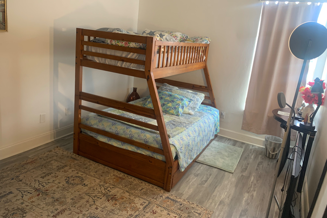 Bedroom - Free Private Room in Doral in exchange for Elder Care (33172) Apartments