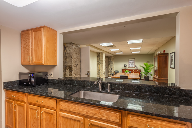 Community Room - One bedroom, one bath apartment close to Homewood Campus