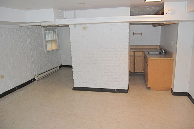 Kitchen - 1206-C Wertland House