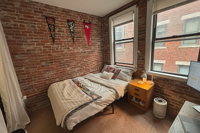 Bedroom - Summer Sublet close to campus Apartments