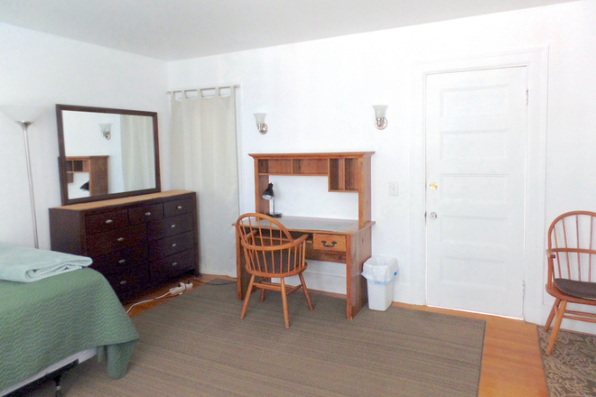 Room 3 - Tufts Campus - Huge Furnished Room w/All Included Apartments