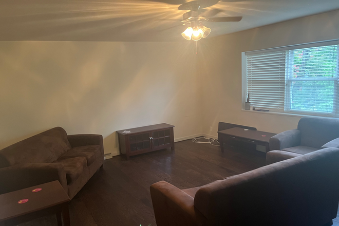 living room - Towson Place Apartments