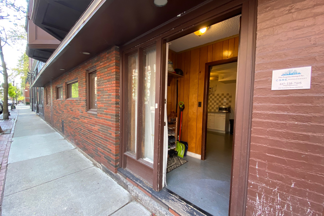 entrance - 1 bed in the South End