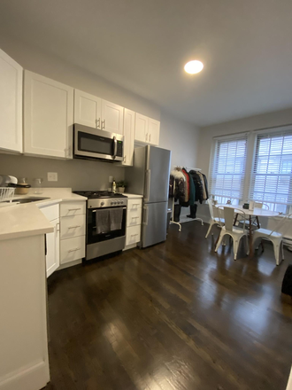A - NO FEE, 1 FREE MONTHS RENT, LAUNDRY IN UNIT, A/C
