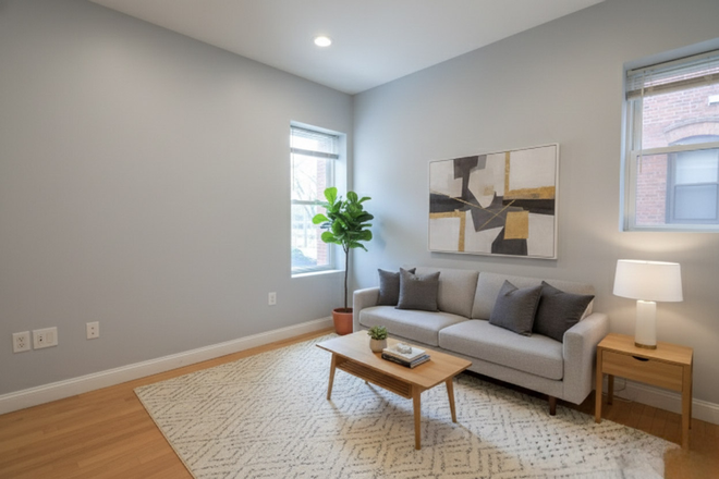 Unit - Brookline Brownstone 4-Bedroom, 2-Bath Available 09/01. Condo