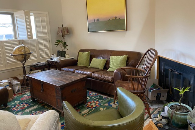 Living room - Townhouse room available