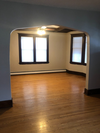 - - Beautiful Home Close to Hamline - Mac Groveland - Spacious 6 Bedrooms