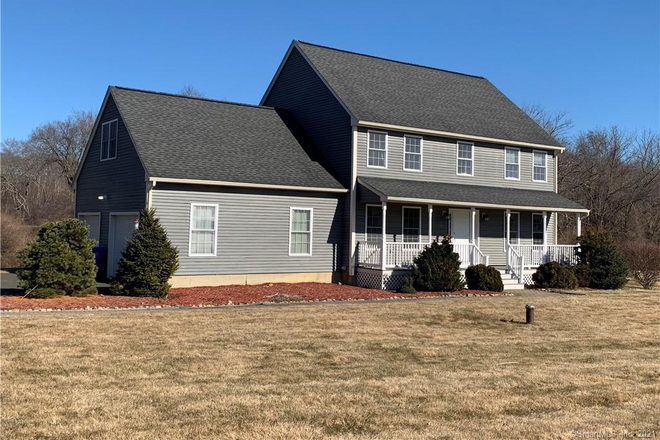 Front - High-End 5 Bed 2.5 bath only 7 minutes from UCONN.