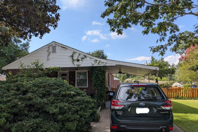 front of house - 3BR/1BA House with large fenced in yard (15min to campus)